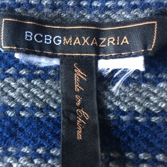 BCBG angora and wool sweater and scarf - Picture 6 of 10